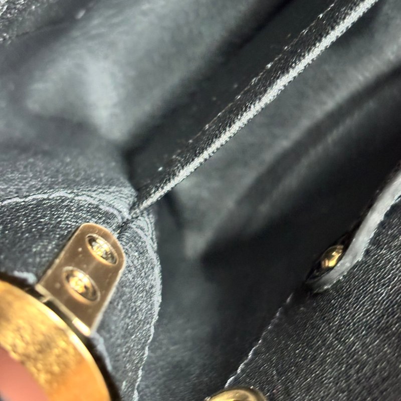 特殊皮革 超甜割愛::LOUIS VUITTON:: LV MINI CAPUCINES 黑色鱷魚皮金釦手提斜背兩用包-18