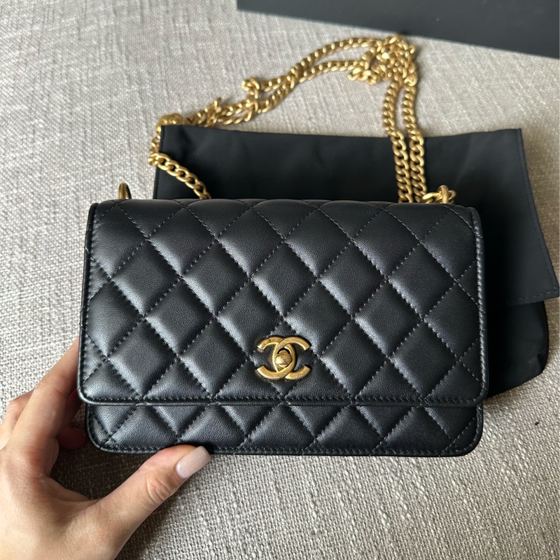 Chanel woc 山茶花調節扣🖤容量大好裝 只揹一次幾乎全新-10