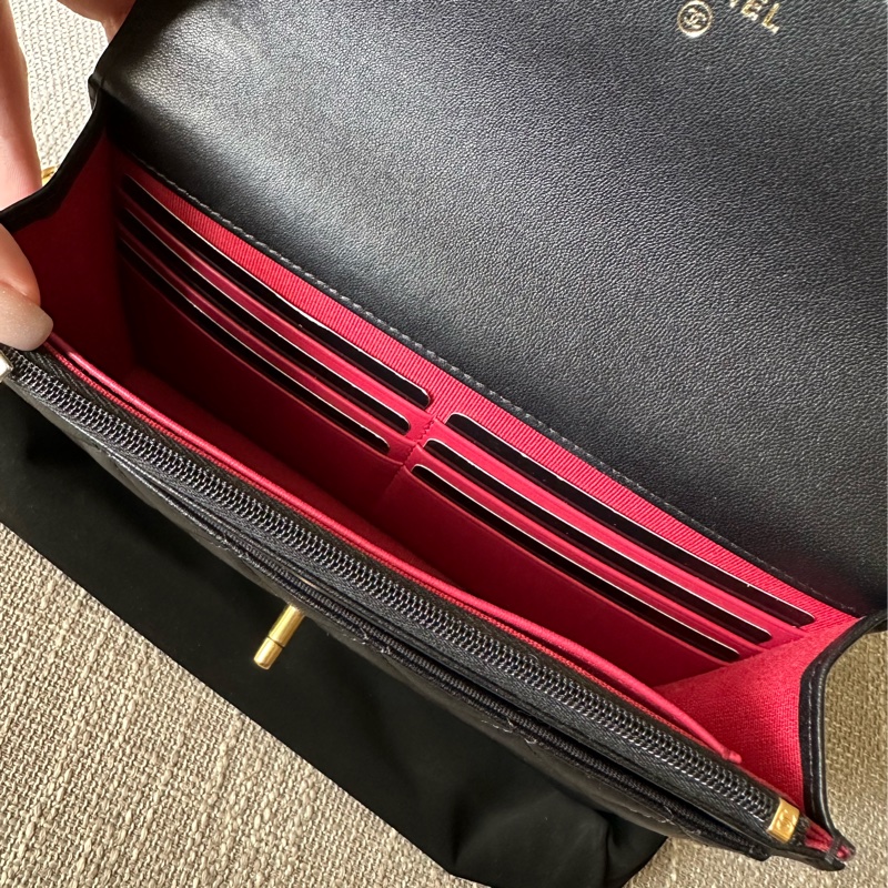 Chanel woc 山茶花調節扣🖤容量大好裝 只揹一次幾乎全新-16