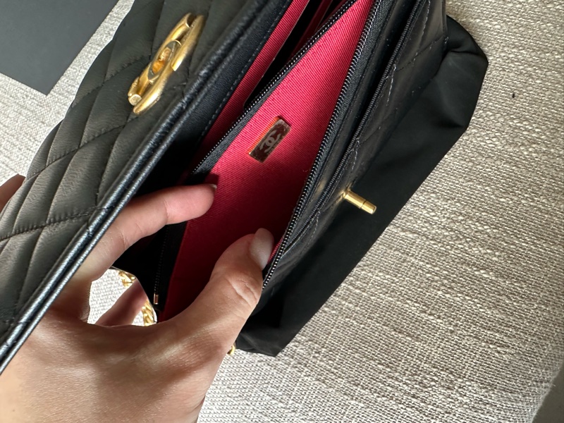 Chanel woc 山茶花調節扣🖤容量大好裝 只揹一次幾乎全新-18