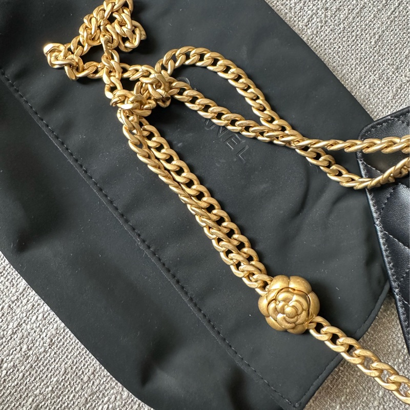 Chanel woc 山茶花調節扣🖤容量大好裝 只揹一次幾乎全新-21