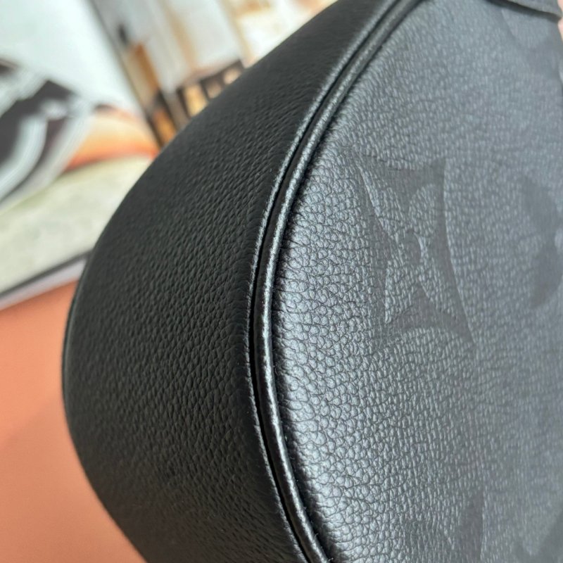 絕版商品 專櫃斷貨::LOUIS VUITTON:: LV Bagatelle M46002 黑色壓紋肩背包 手提包-5