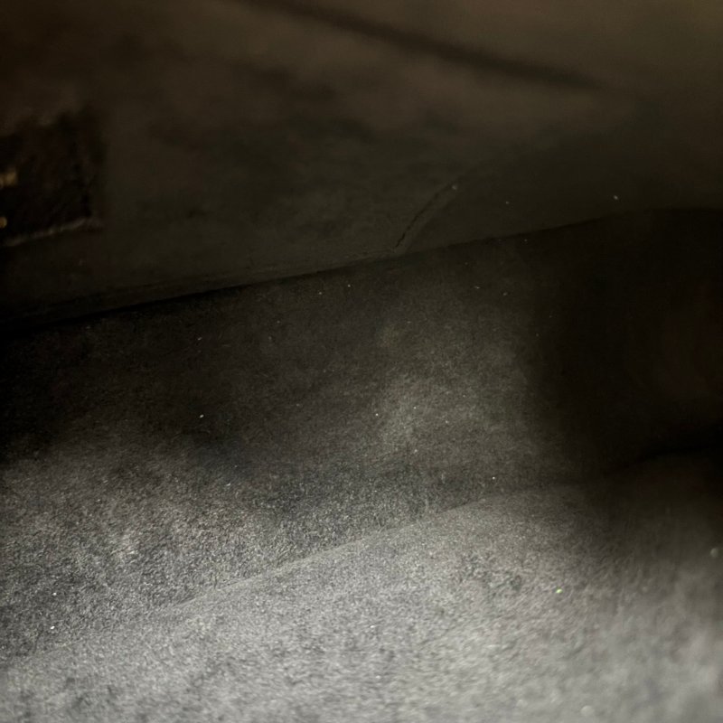 絕版商品 專櫃斷貨::LOUIS VUITTON:: LV Bagatelle M46002 黑色壓紋肩背包 手提包-16