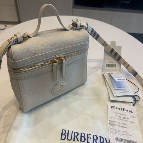 Burberry Bloomsbury 化妝包 盒子包 淺米色