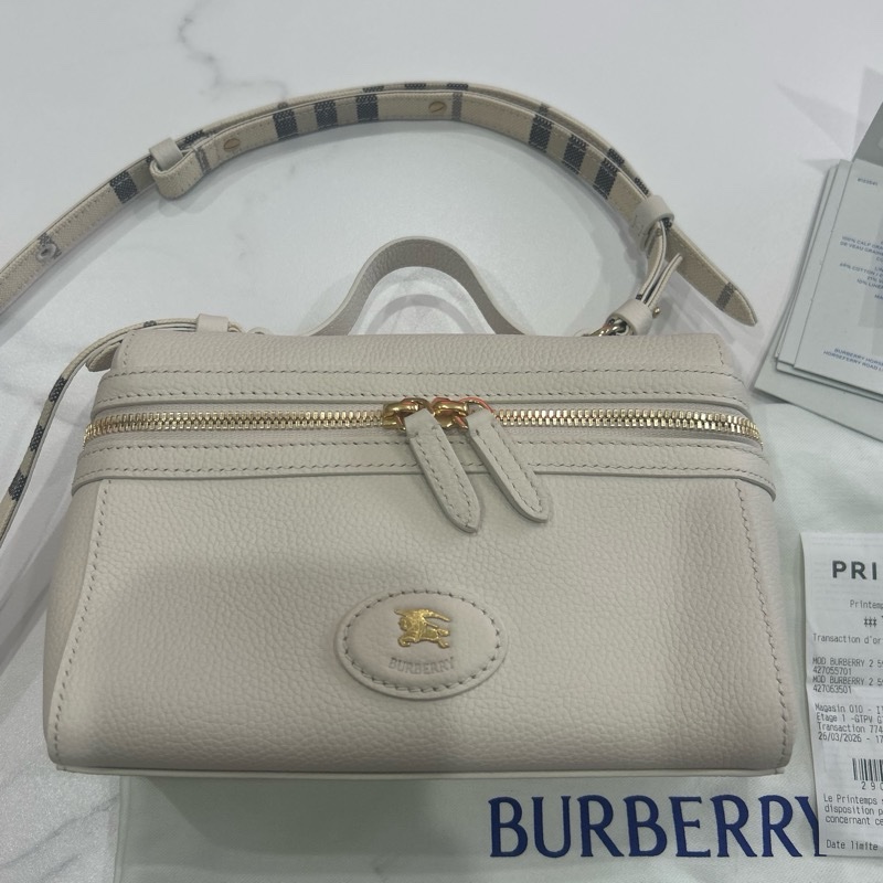 Burberry Bloomsbury 化妝包 盒子包 淺米色-1