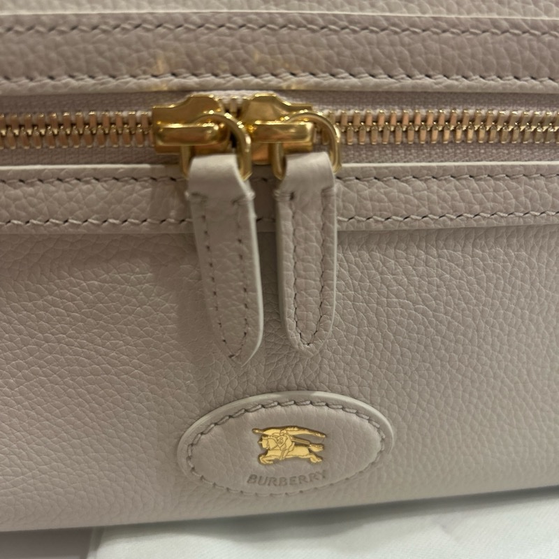 Burberry Bloomsbury 化妝包 盒子包 淺米色-5
