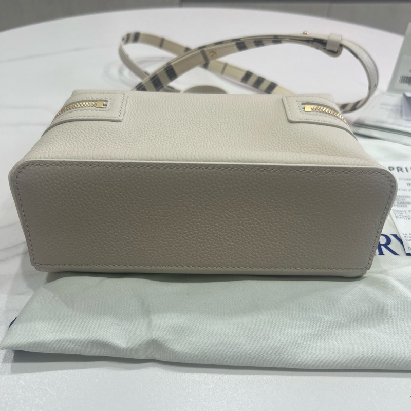 Burberry Bloomsbury 化妝包 盒子包 淺米色-9