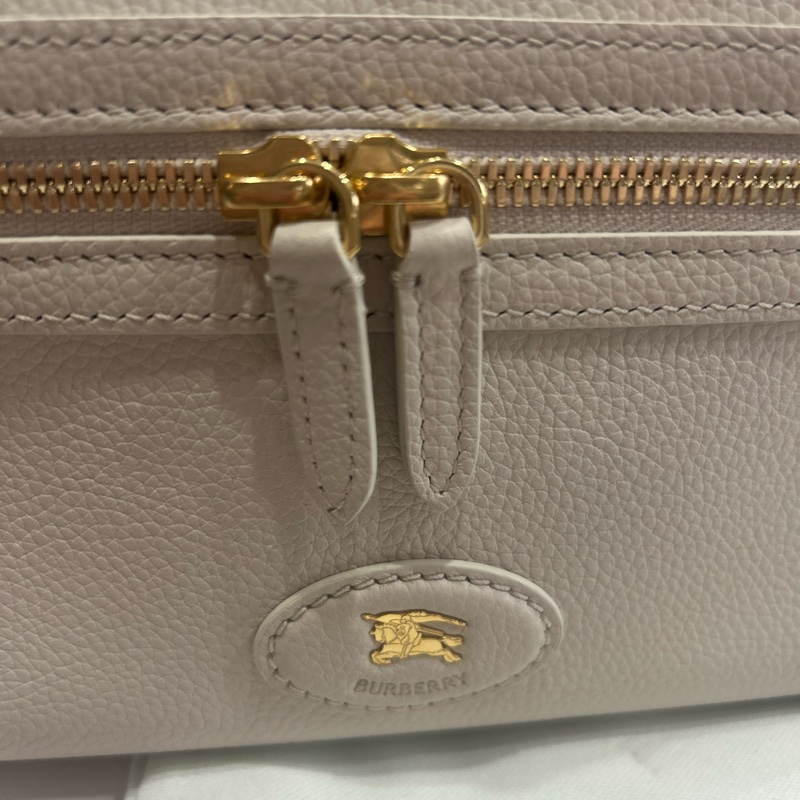 Burberry Bloomsbury 化妝包 盒子包 淺米色-11