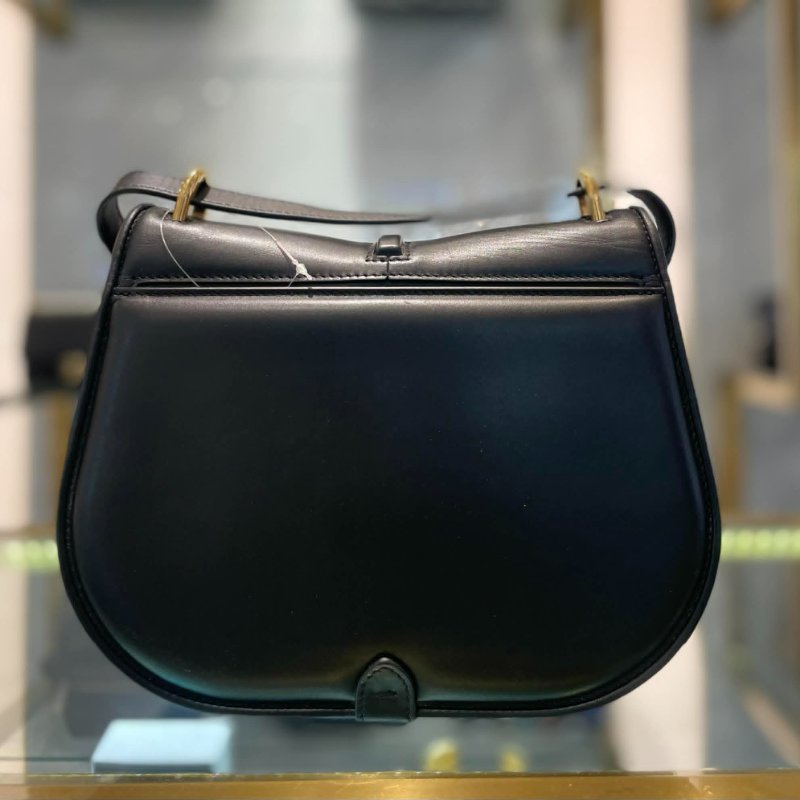 FENDI 全皮雙F斜背包 黑色-3