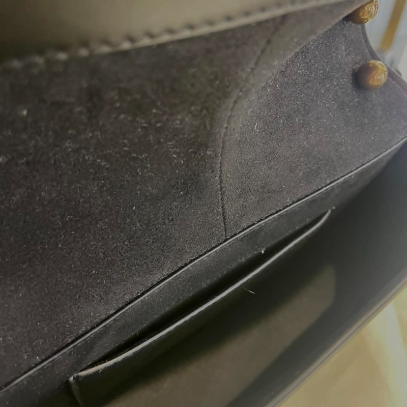 FENDI 全皮雙F斜背包 黑色-4