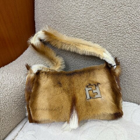 中古 芬迪 Fendi Mamma 法棍包 Mamma Baguette 貂毛 in Fur