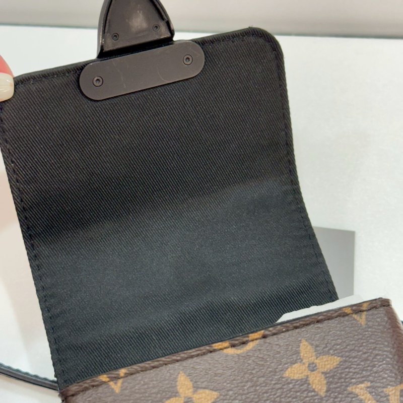 LV 斜背包/側背包 M81522 85成新-8