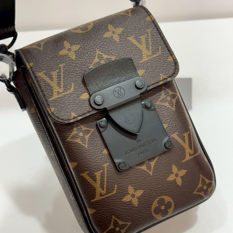 LV 斜背包/側背包 M81522 85成新-10