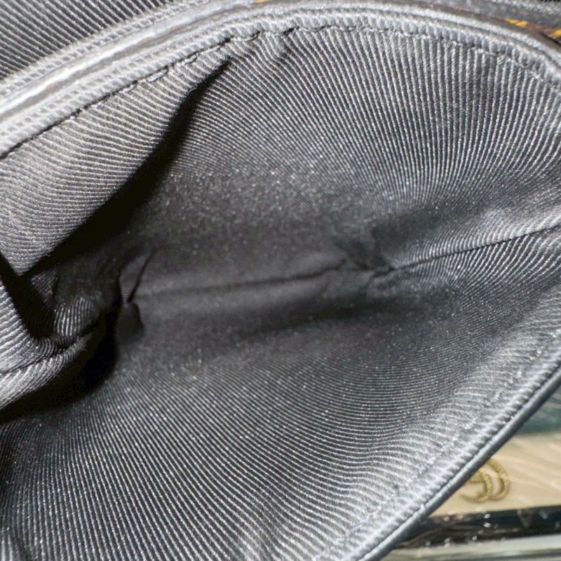 LV 斜背包/側背包 M81522 85成新-15