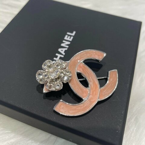 CHANEL 砝瑯雙C水鑽花朵胸珍