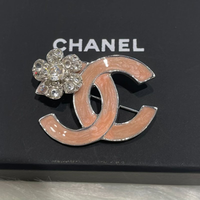 CHANEL 砝瑯雙C水鑽花朵胸珍-2