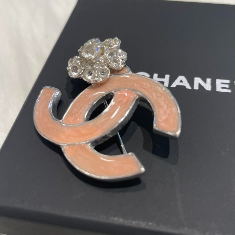 CHANEL 砝瑯雙C水鑽花朵胸珍-3