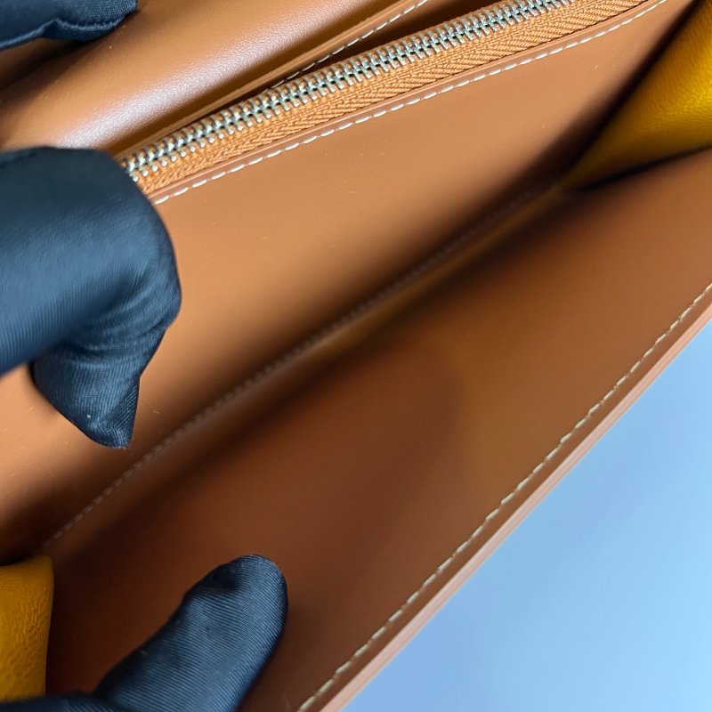 GOYARD 020562 黑棕老花WOC 肩背包-6