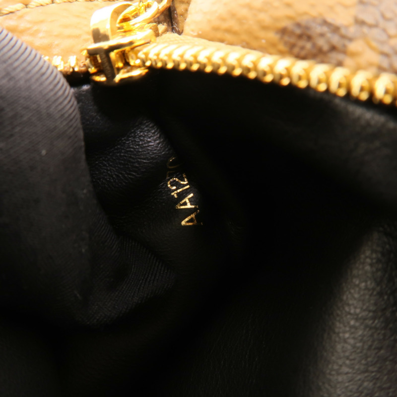 LOUIS VUITTON Mono-Reverse Pochette LV3肩背袋-10