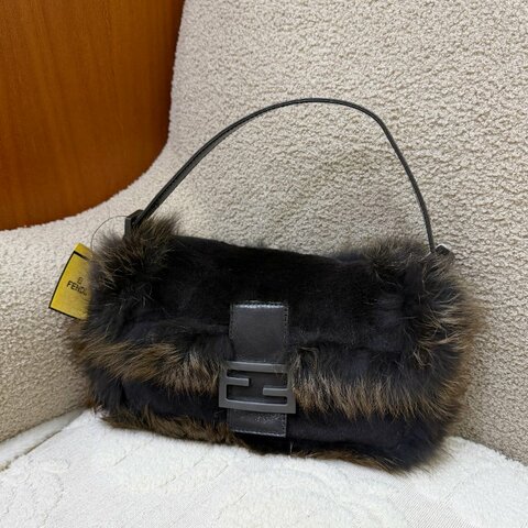 中古 芬迪 Fendi 黑色毛皮 Black Fur Baguette 法棍手袋