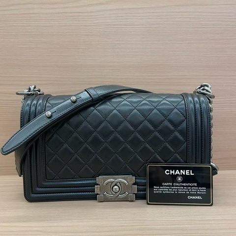 Chanel  LEBOY 黑金 牛皮中號 2012年 16開。單肩斜挎鏈條包 有卡有塵袋 無盒子尺寸底長25*高15*寬8*