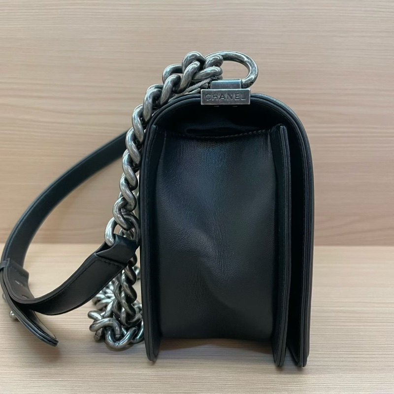 Chanel  LEBOY 黑金 牛皮中號 2012年 16開。單肩斜挎鏈條包 有卡有塵袋 無盒子尺寸底長25*高15*寬8*-2