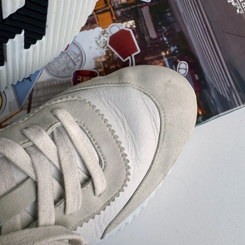 Hermes 白色拼黑休閒鞋38👟-2