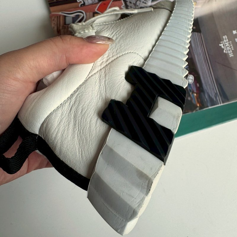 Hermes 白色拼黑休閒鞋38👟-10