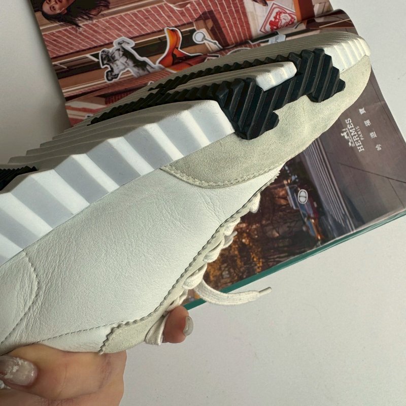 Hermes 白色拼黑休閒鞋38👟-17