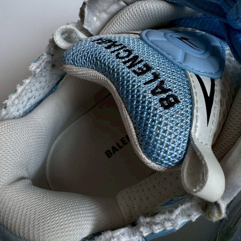 ❤️‍🔥上腳超顯細 Balenciaga 淺藍色老爹鞋38-4
