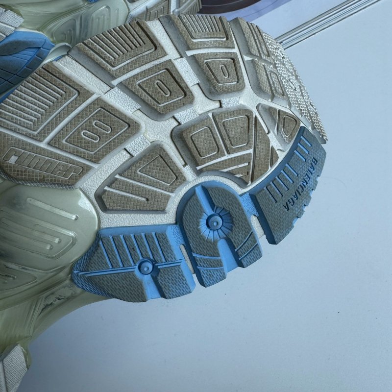 ❤️‍🔥上腳超顯細 Balenciaga 淺藍色老爹鞋38-8