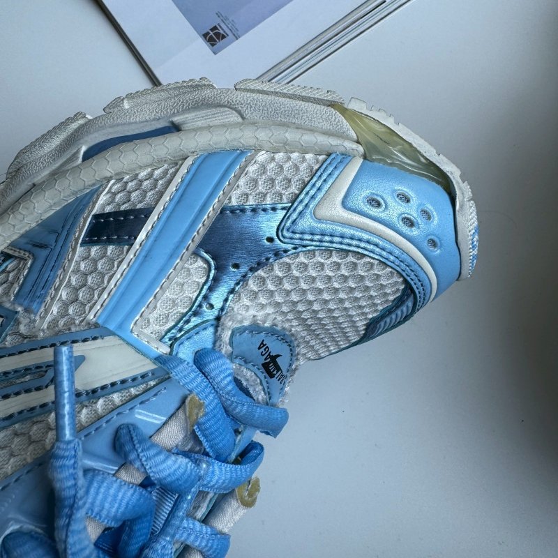 ❤️‍🔥上腳超顯細 Balenciaga 淺藍色老爹鞋38-11