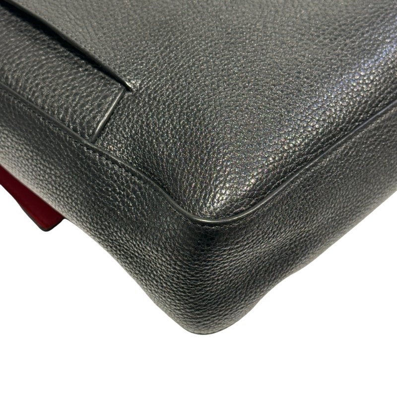 FENDI Calfskin Leather Baguette messenger Messenger Bag PHW Black-6