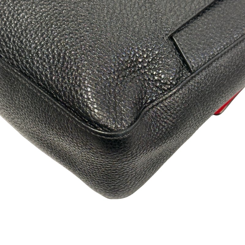 FENDI Calfskin Leather Baguette messenger Messenger Bag PHW Black-11
