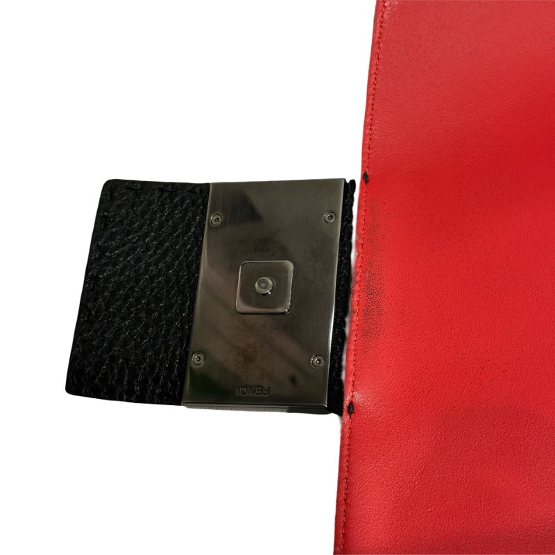 FENDI Calfskin Leather Baguette messenger Messenger Bag PHW Black-12