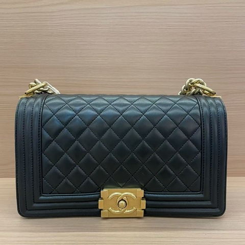 Chanel 黑金 LEBOY 2016年 21開 中號 牛皮经典菱格鏈條包 有塵袋 無卡無盒子 尺寸底長25*高15*寬8*