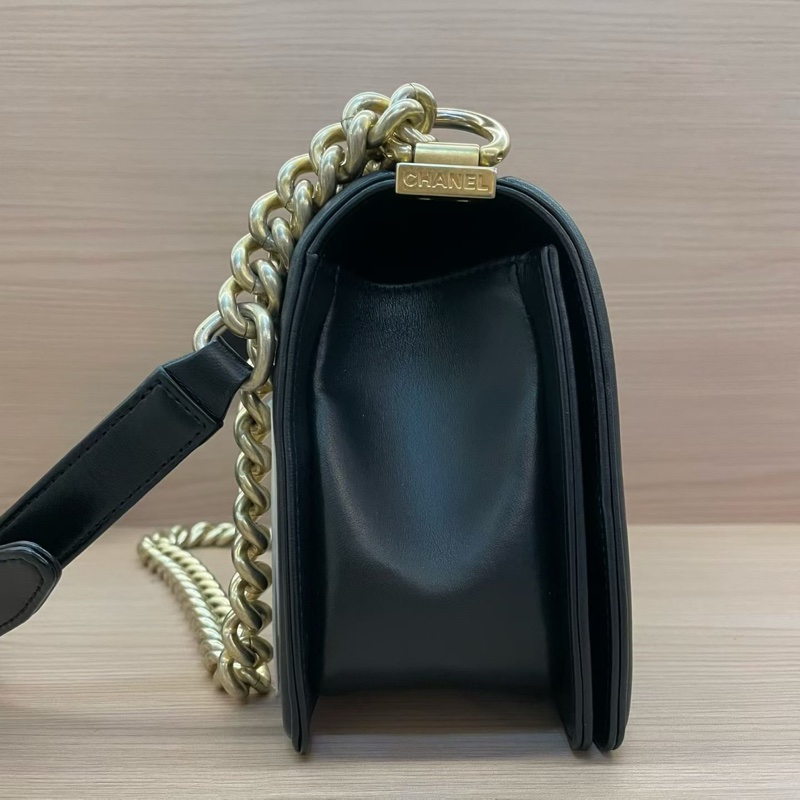 Chanel 黑金 LEBOY 2016年 21開 中號 牛皮经典菱格鏈條包 有塵袋 無卡無盒子 尺寸底長25*高15*寬8*-3