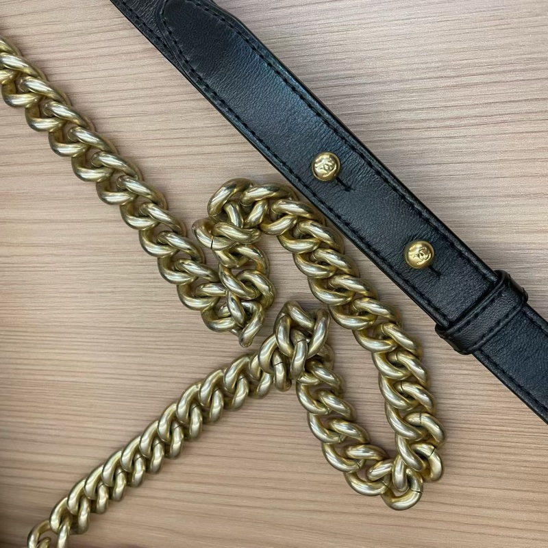 Chanel 黑金 LEBOY 2016年 21開 中號 牛皮经典菱格鏈條包 有塵袋 無卡無盒子 尺寸底長25*高15*寬8*-8