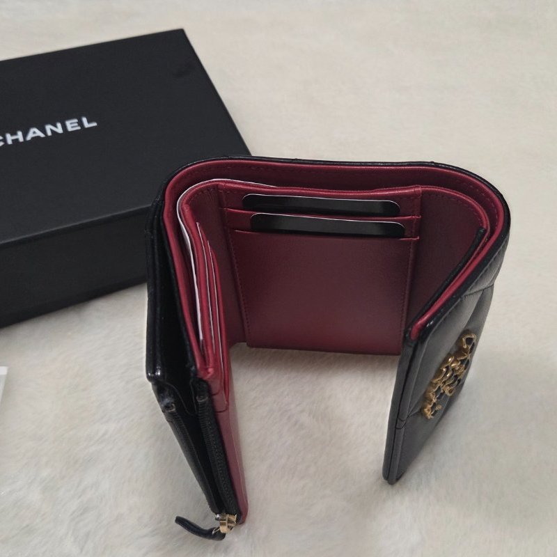 香奈兒CHANEL19經典菱格皮穿鍊黑金拉鍊零錢包三折短夾/ 皮夾-6