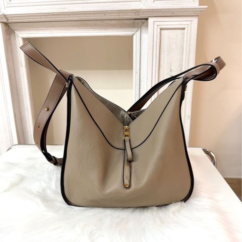 羅意威Loewe 小型Hammock手提肩背包 米色