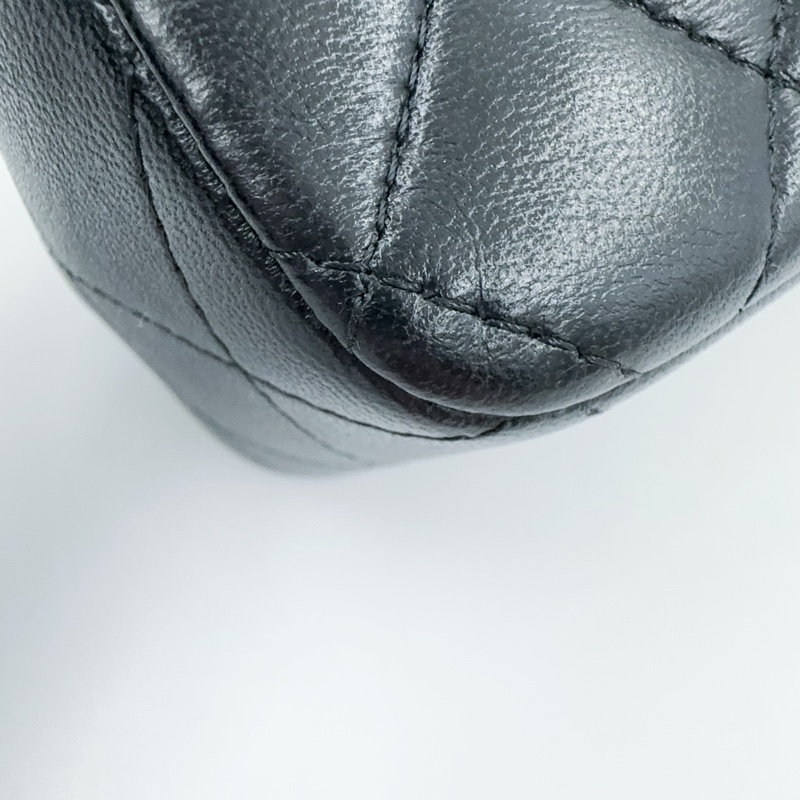 CHANEL黑色羊皮淡金釦手把20cm coco AS2431（膠膜還在！）-21