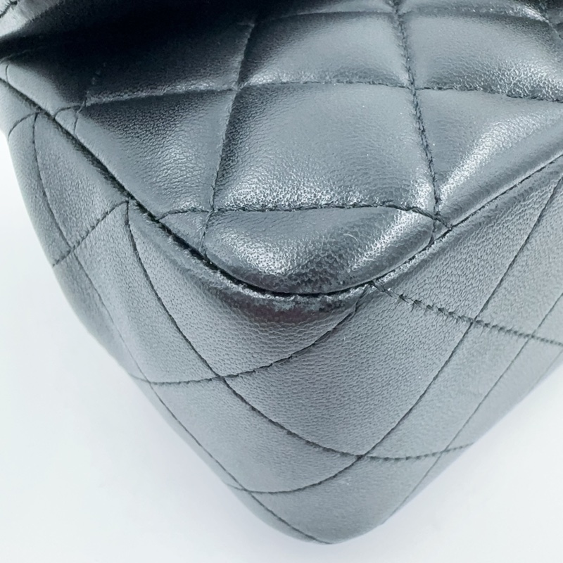 CHANEL黑色羊皮淡金釦手把20cm coco AS2431（膠膜還在！）-22