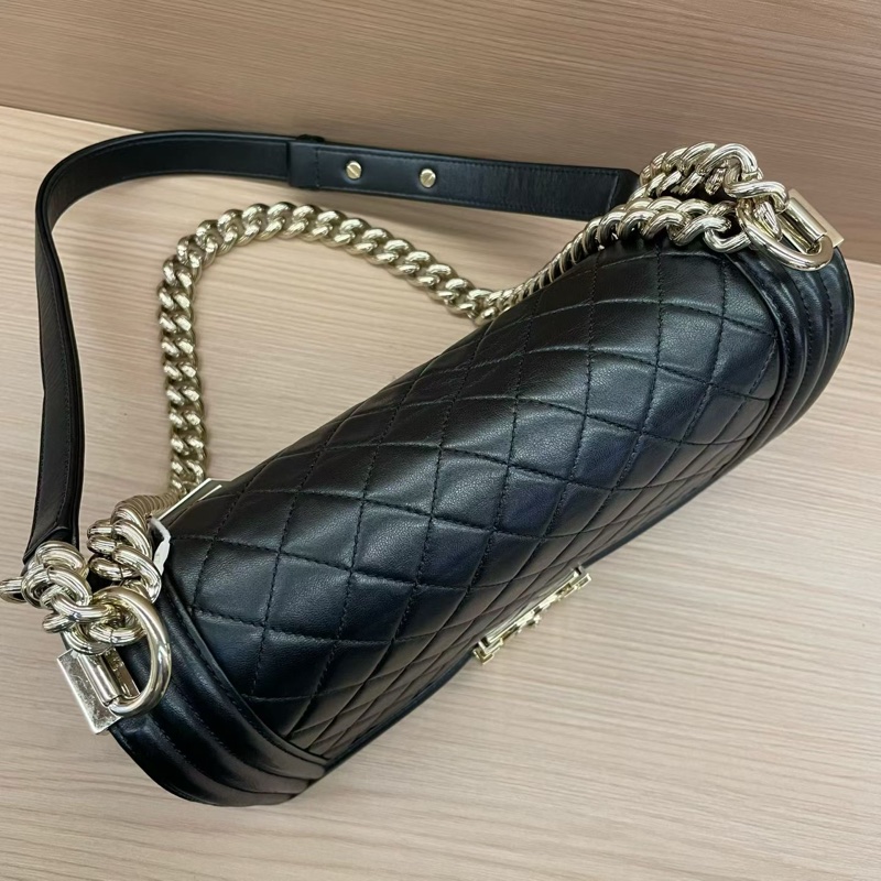 Chanel 黑金 LEBOY 羊皮 2018年 24開 中號 菱格金扣鏈條包  有卡 有塵袋 無盒子 尺寸底長25*高15*寬8*-4