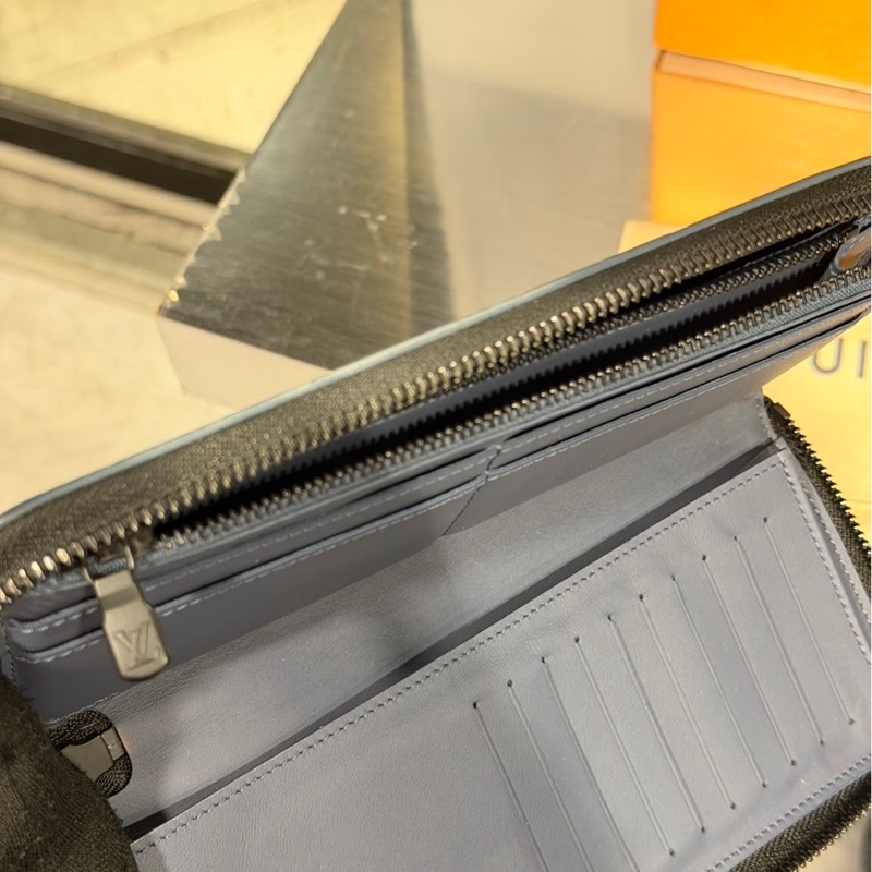 近全新有購證🌟Louis Vuitton LV 藍色壓紋皮革長夾｜Classic Trend CT精品｜台北東區實體-5