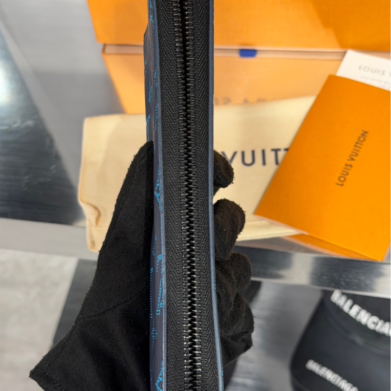 近全新有購證🌟Louis Vuitton LV 藍色壓紋皮革長夾｜Classic Trend CT精品｜台北東區實體-7