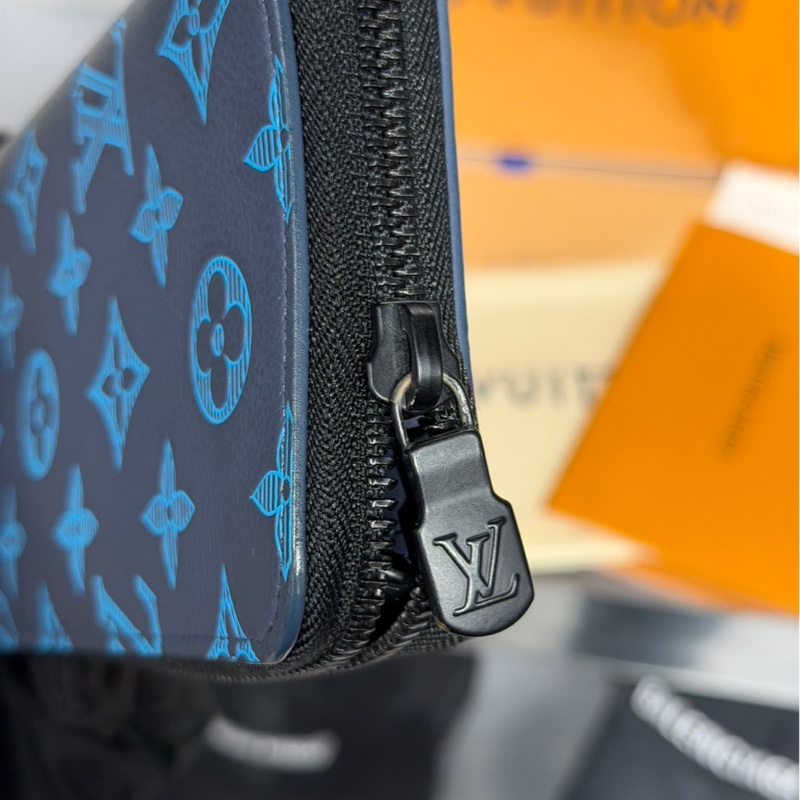 近全新有購證🌟Louis Vuitton LV 藍色壓紋皮革長夾｜Classic Trend CT精品｜台北東區實體-8