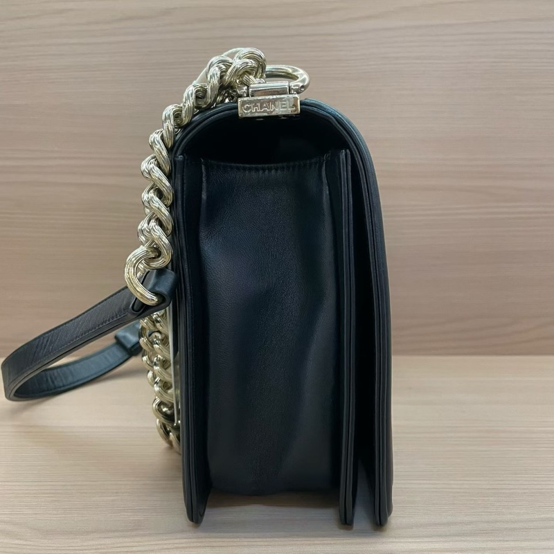 Chanel 黑銀LEBOY   中大號 2017年 23開 牛皮鏈條包 有塵袋 無卡 無盒子 尺寸底長 28*高17*寬8*-3