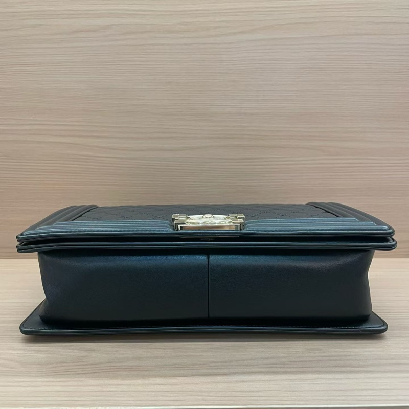 Chanel 黑銀LEBOY   中大號 2017年 23開 牛皮鏈條包 有塵袋 無卡 無盒子 尺寸底長 28*高17*寬8*-5