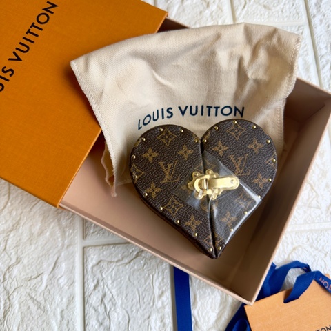 全新全配Louis Vuitton 路易威登 愛心形禮品盒 飾品盒 LV M27835 Ecrin Coeur
