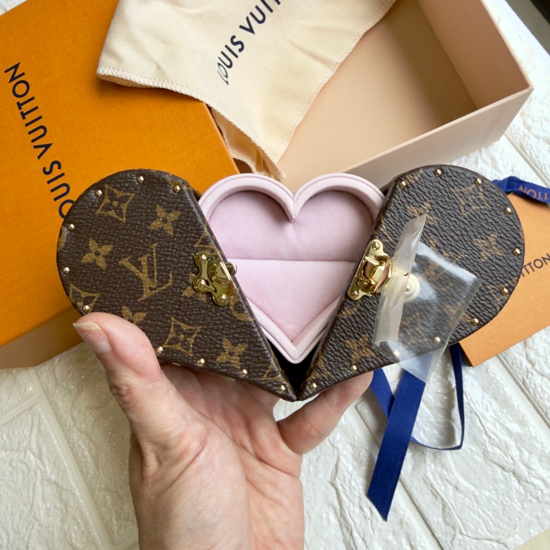 全新全配Louis Vuitton 路易威登 愛心形禮品盒 飾品盒 LV M27835 Ecrin Coeur-1